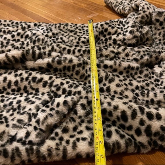 Faux fur coat - Picture 7 of 8